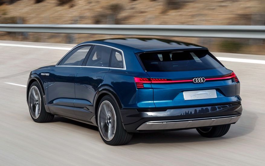 Електрическият кросовър на Audi ще сеп появи през 2018 г. Електрическият кросовър на Audi ще сеп появи през 2018 г.