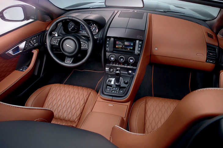 Първи снимки на Jaguar F-Type SVR Първи снимки на Jaguar F-Type SVR