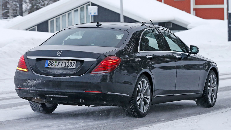 Обновеният Mercedes S-Class ще получи автопилота на E-Class Обновеният Mercedes S-Class ще получи автопилота на E-Class