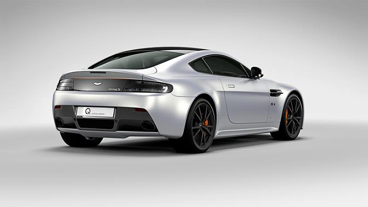Aston Martin предлага уникален V8 Vantage