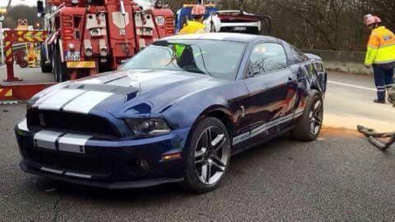 Суперколи се търкалят по асфалта