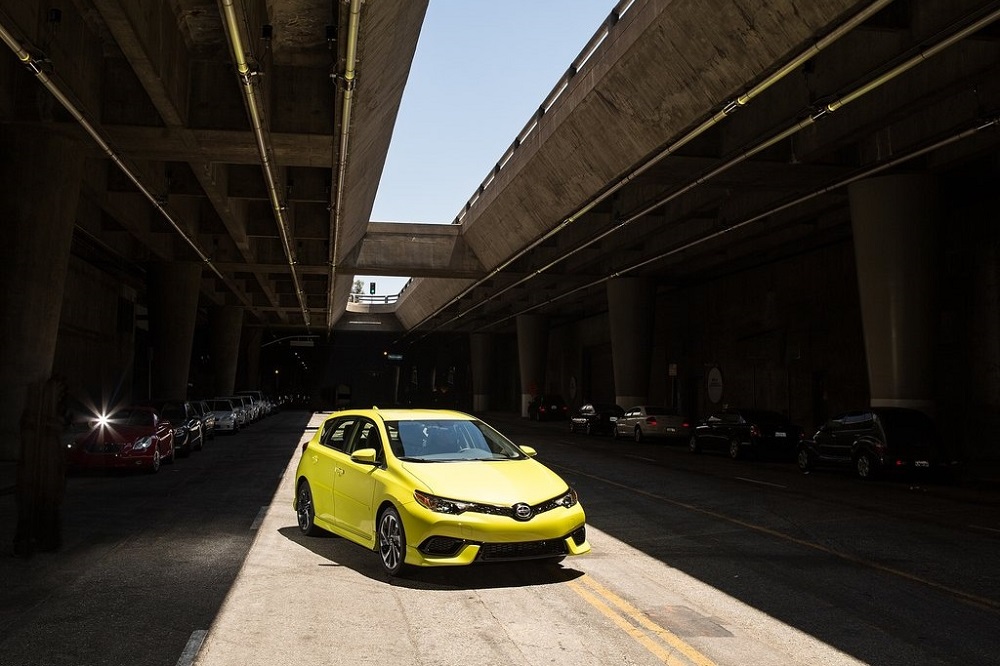 Toyota зачерква Scion Toyota зачерква Scion