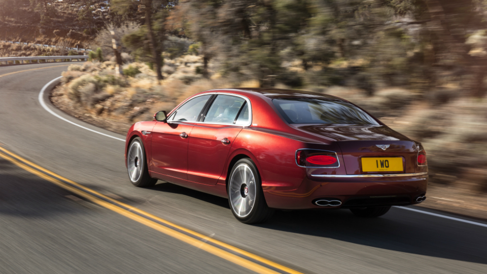 Bentley представи спортен Flying Spur Bentley представи спортен Flying Spur