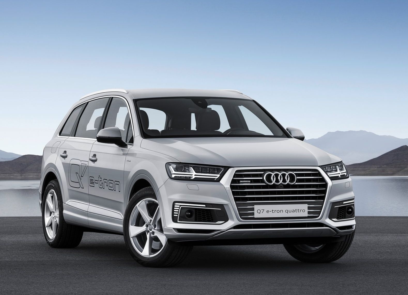 Audi оцени Q7 e-tron на 80 500 евро