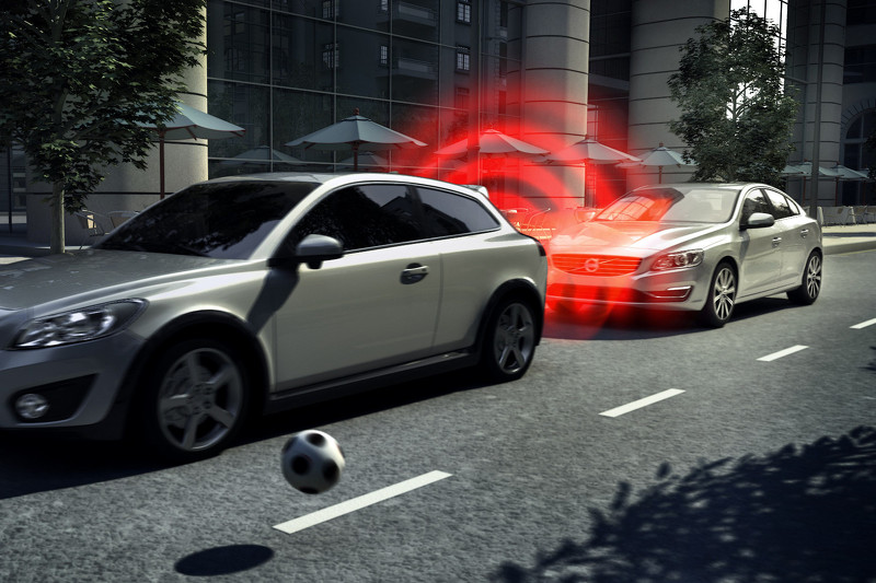 Автоматичната спирачка става задължителна в САЩ Автоматичната спирачка става задължителна в САЩ