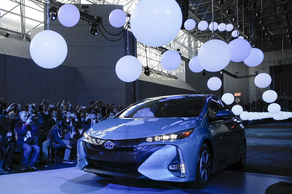 Toyota показа Prius с кабел