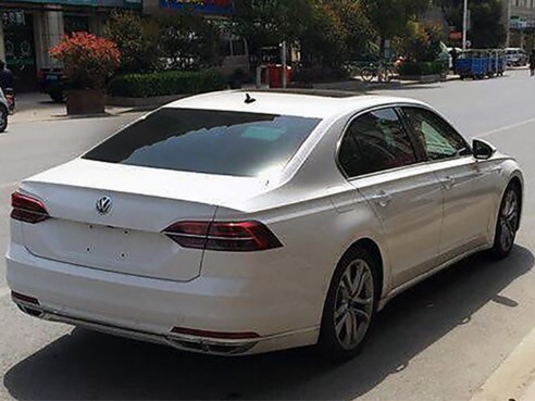 Volkswagen тества новия си флагман