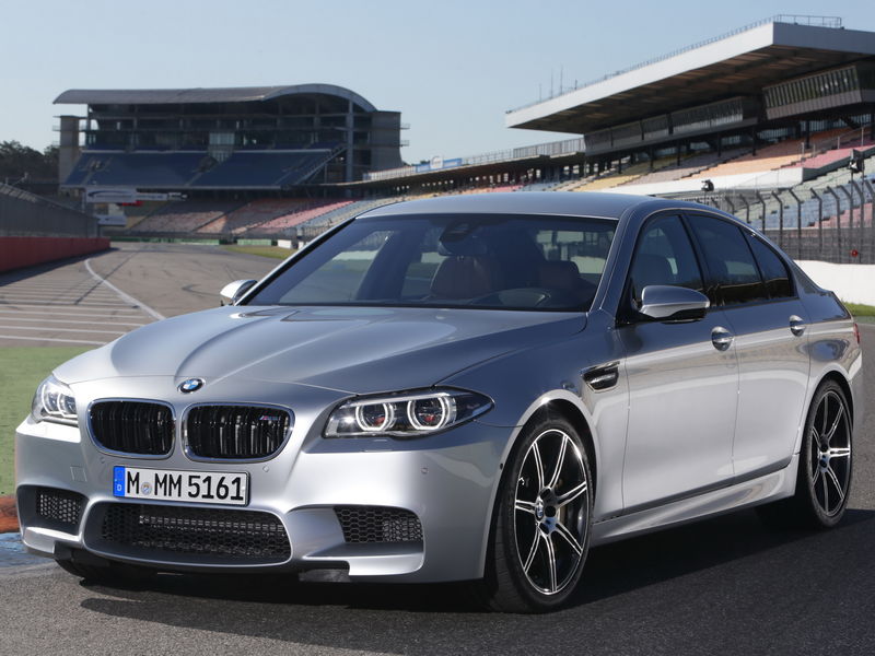 Новото BMW M5 остава с два педала Новото BMW M5 остава с два педала