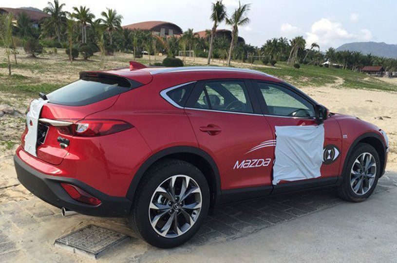 Интериорът на Mazda CX-4 е в стила на BMW Интериорът на Mazda CX-4 е в стила на BMW