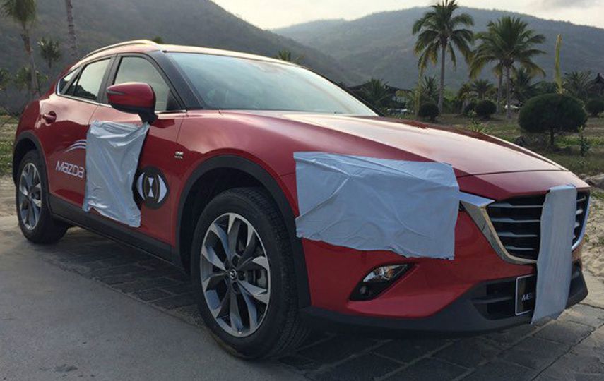 Интериорът на Mazda CX-4 е в стила на BMW Интериорът на Mazda CX-4 е в стила на BMW