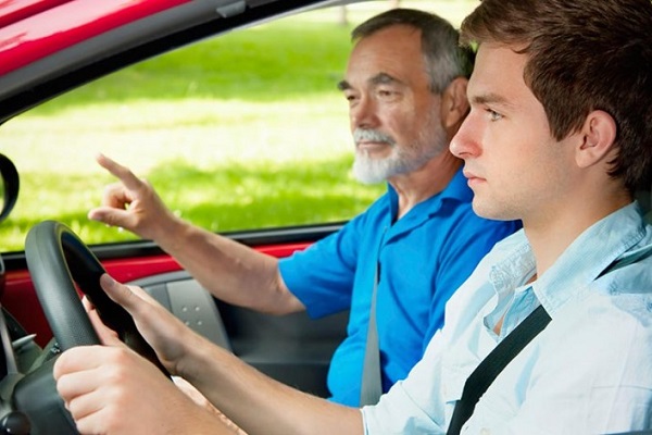 Кандидат-шофьорите - принудени да подкупват Кандидат-шофьорите - принудени да подкупват