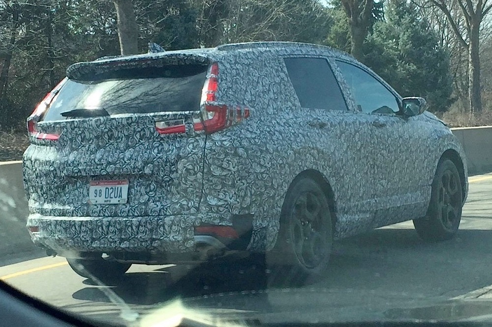 Първи снимки на новото поколение Honda CR-V