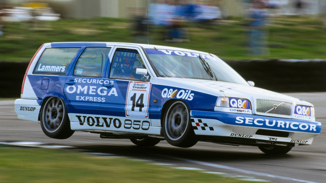 Фундаментално различното Volvo празнува 25 години Фундаментално различното Volvo празнува 25 години