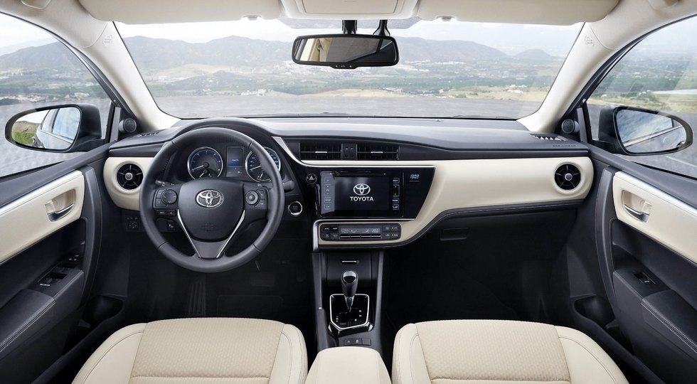 Нови снимки на обновената Toyota Corolla Нови снимки на обновената Toyota Corolla