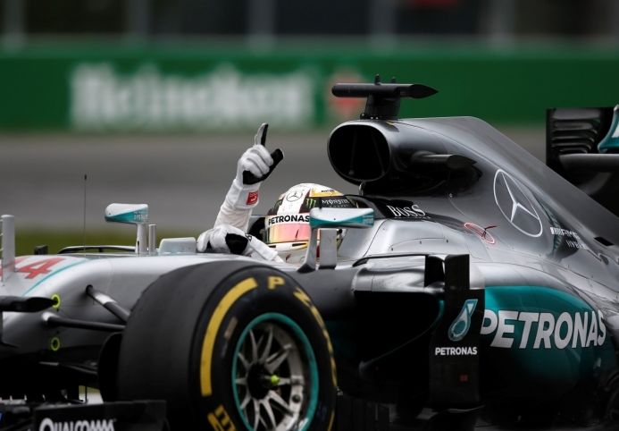 Хамилтън спечели и в Канада