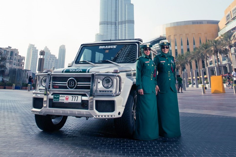 Полицията в Дубай конфискува 81 спортни коли