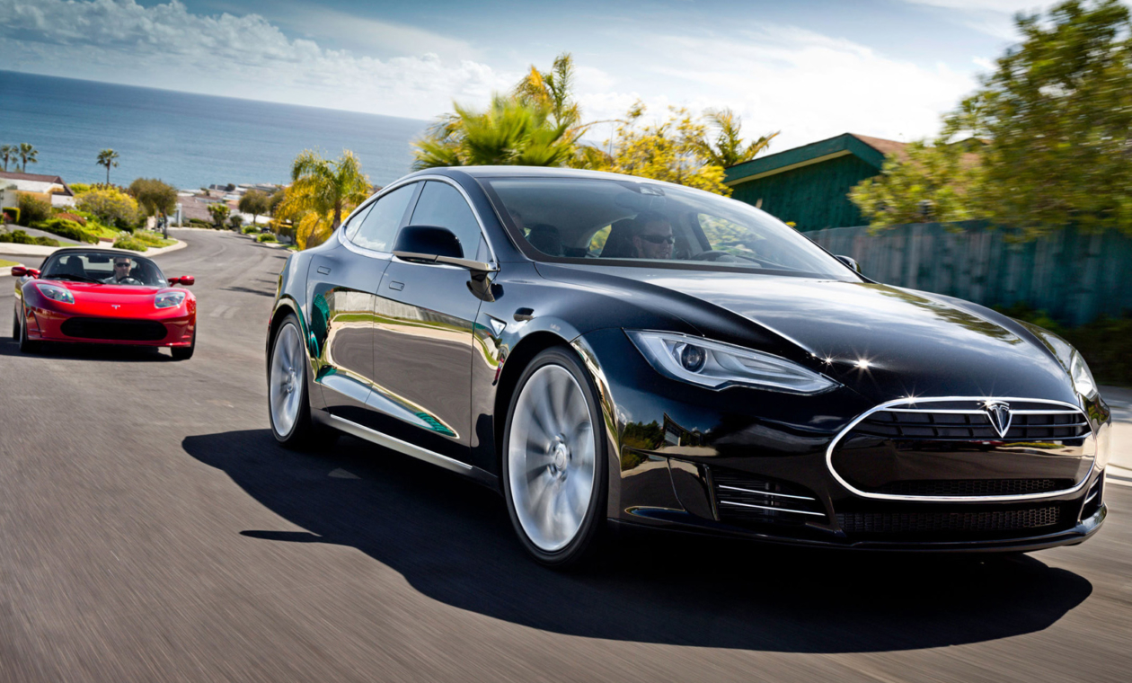 Моделите на Tesla преминават на слънчева енергия Моделите на Tesla преминават на слънчева енергия