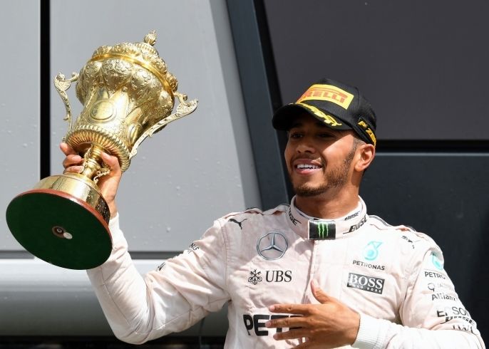 Хамилтън бе безпощаден у дома Хамилтън бе безпощаден у дома