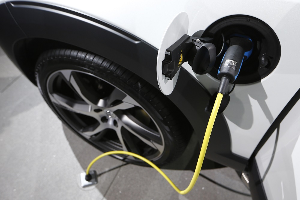 Норвегия няма да забранява бензиновите и дизелови коли Норвегия няма да забранява бензиновите и дизелови коли