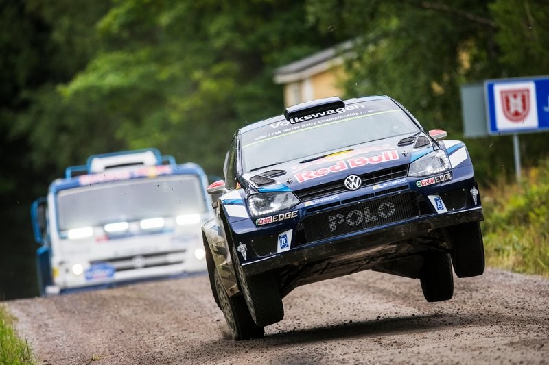 Kamaz Dakar по петите на VW Polo WRC Kamaz Dakar по петите на VW Polo WRC