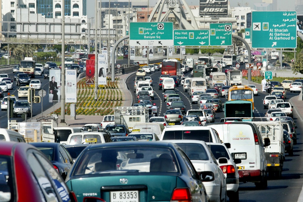 Защо в Емирствата не превишават скоростта? Защо в Емирствата не превишават скоростта?