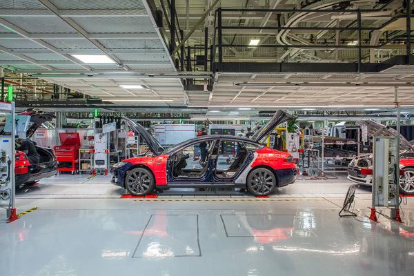 Tesla ще произвежда електромобили и батерии в Европа