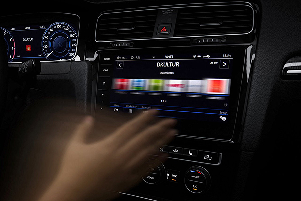 Обновеният VW Golf ще се управлява с жестове Обновеният VW Golf ще се управлява с жестове