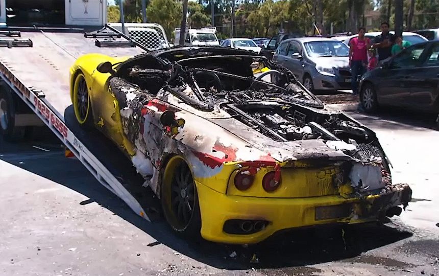 Карък на година – австралиец остана без суперкола и без пари