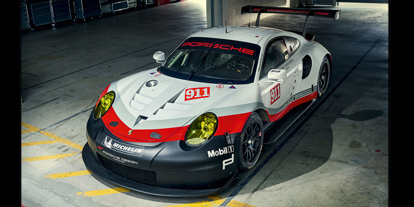 Porsche премести двигателя на състезателното 911 RSR Porsche премести двигателя на състезателното 911 RSR