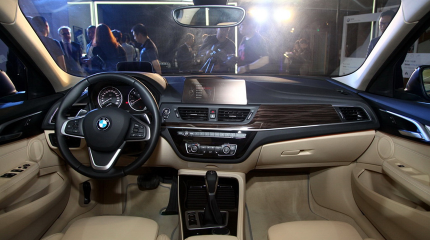 Седанът BMW 1-Series дебютира в Китай