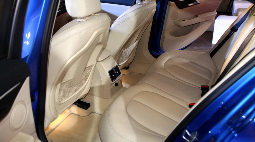 Седанът BMW 1-Series дебютира в Китай