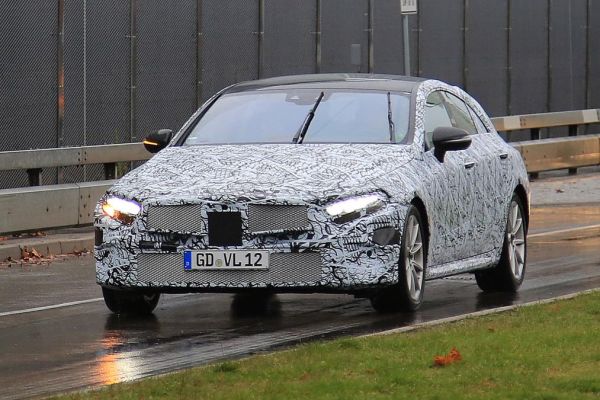 Новият CLS е готов - но вероятно ще си смени името Новият CLS е готов - но вероятно ще си смени името