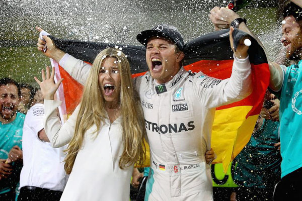 И Хамилтън не успя да спре Розберг за титлата И Хамилтън не успя да спре Розберг за титлата