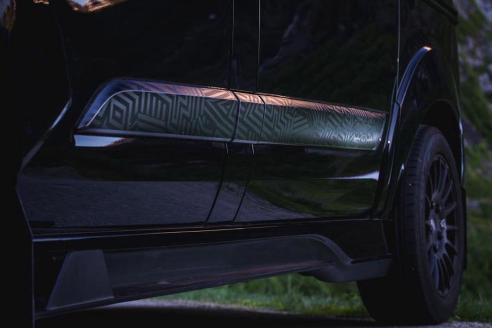 Кен Блок избухна с поръчков Ford Transit Кен Блок избухна с поръчков Ford Transit