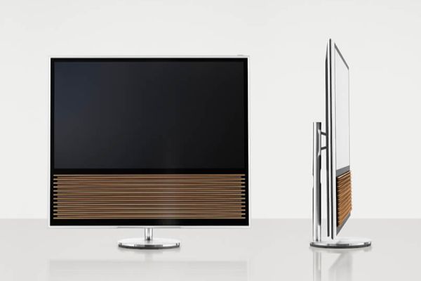 Bang & Olufsen представи новата Brass Tone колекция