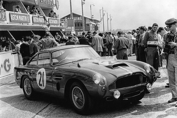 Култовият Aston Martin DB4 GT се връща на пазара Култовият Aston Martin DB4 GT се връща на пазара