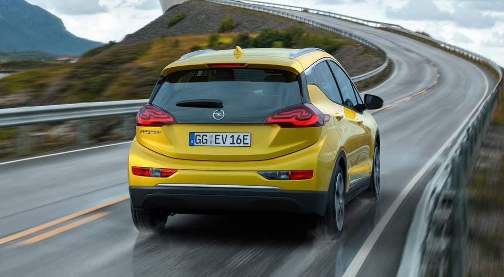 Opel Ampera-e се оказа по-скъп от BMW i3