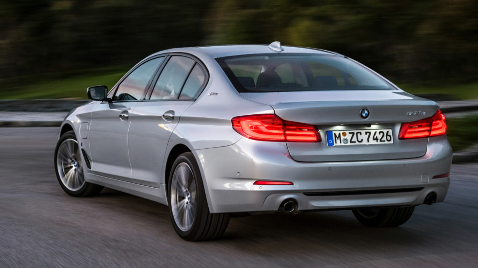 BMW показа 5-Series с разход под 2л/100 км