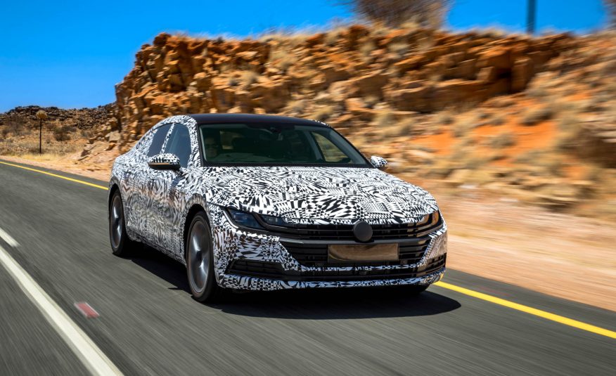 Volkswagen тества наследника на Passat CC