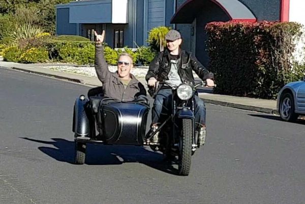 Фронтменът на Metallica се сдоби с уникален руски мотоциклет
