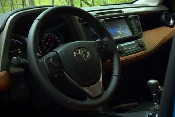 Изкуплението на Toyota: тестваме новия RAV4 (ВИДЕО)