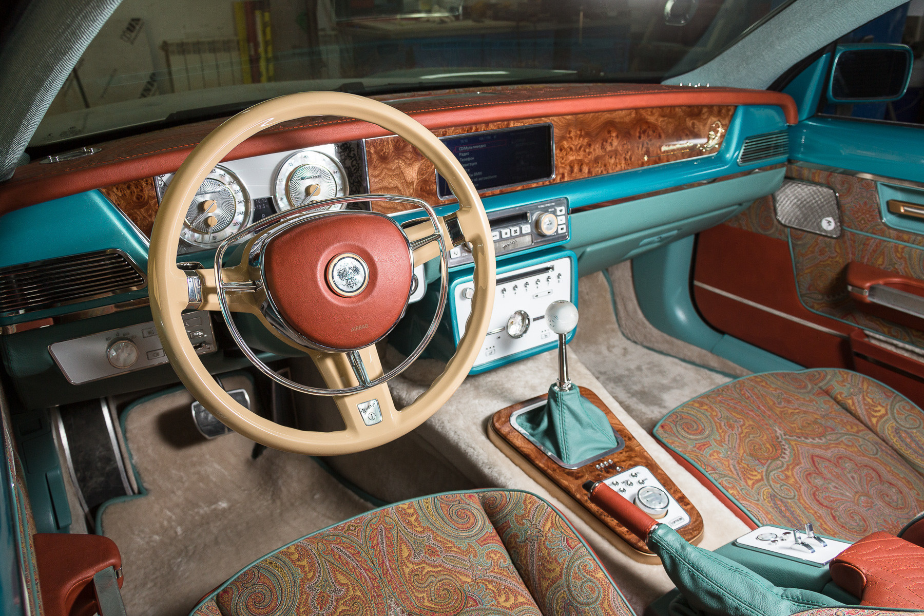 Руснак превръща BMW в ексклузивни коли в ретро-стил Руснак превръща BMW в ексклузивни коли в ретро-стил