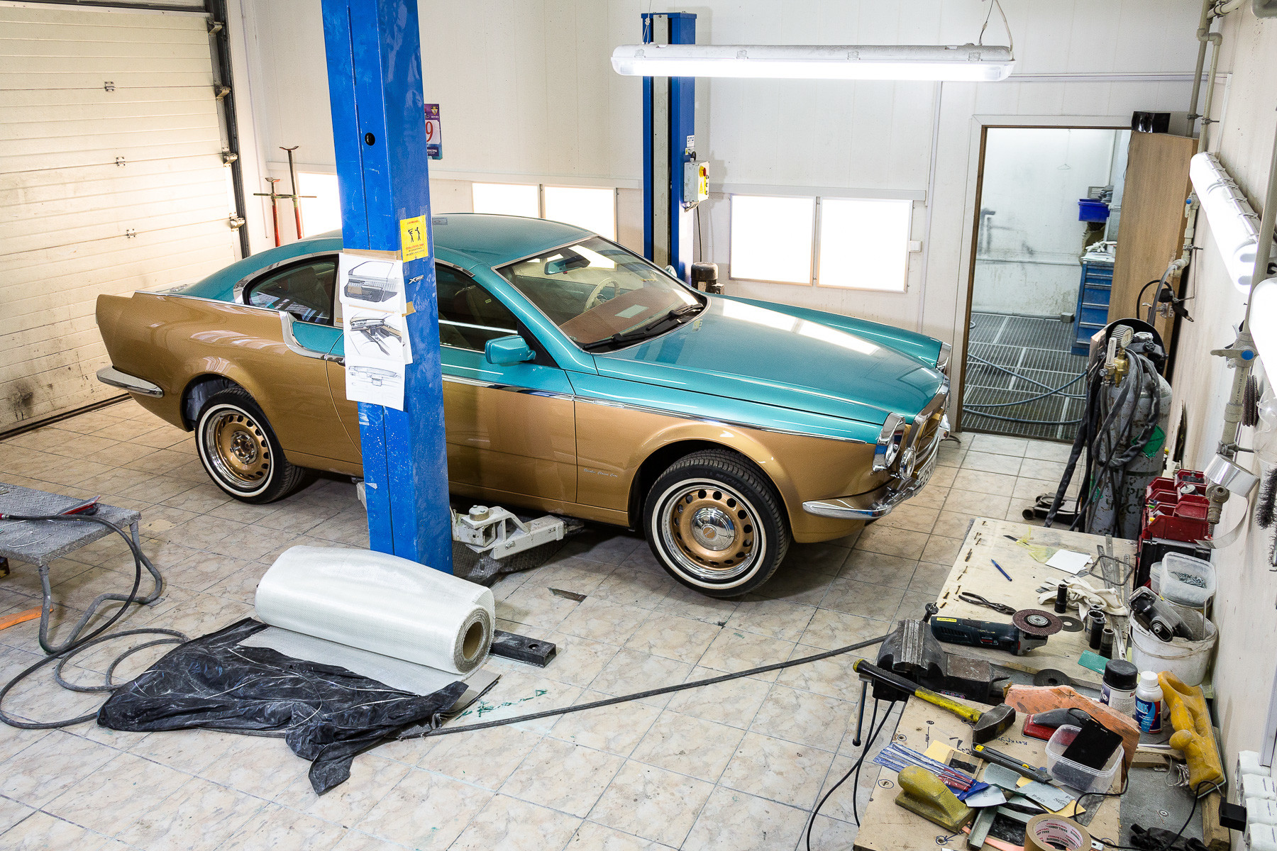 Руснак превръща BMW в ексклузивни коли в ретро-стил Руснак превръща BMW в ексклузивни коли в ретро-стил