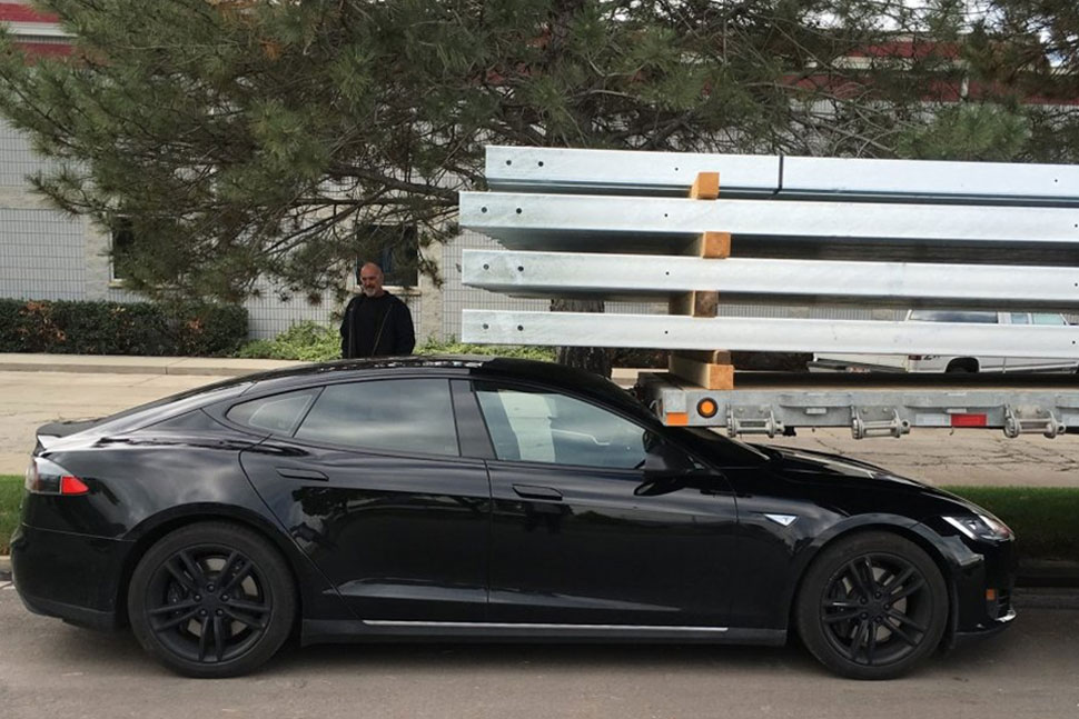 Оправдаха автопилота на Tesla за смъртен случай