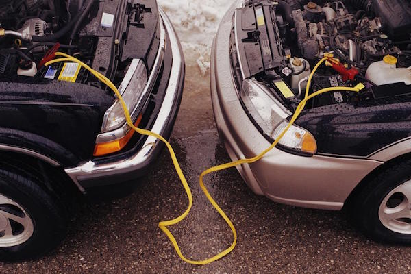 Как се пали кола с кабели: стъпка по стъпка? Как се пали кола с кабели: стъпка по стъпка?