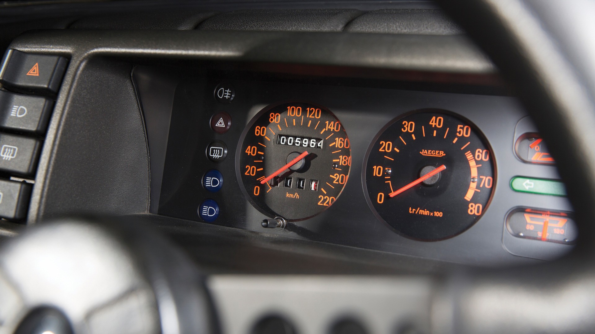 Българско Renault 5 Turbo ще бъде продадено за минимум 75 000 евро Българско Renault 5 Turbo ще бъде продадено за минимум 75 000 евро