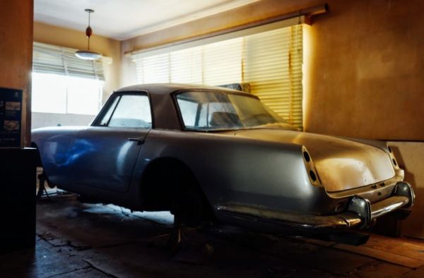 Американец държа 30 години Ferrari в гарсониерата си