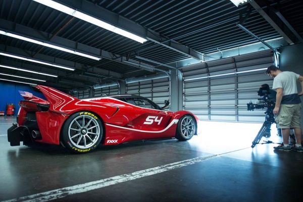 Ще спаси ли Мат Лебланк Top Gear? 