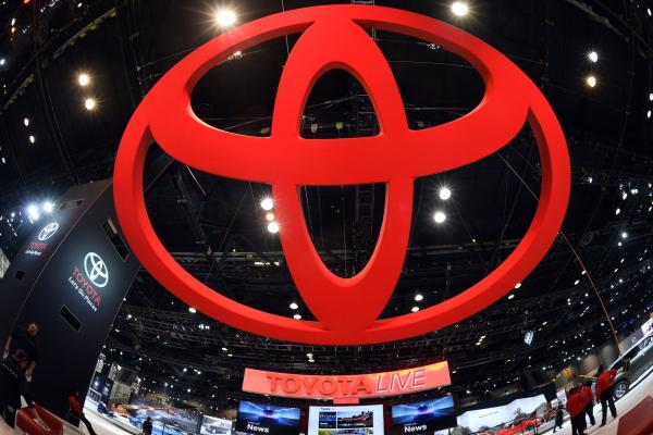 Печалбата на Toyota се сви с 39%