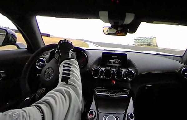 Mercedes-AMG GT R счупи още един рекорд (Видео)